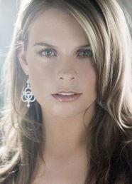 安妮·鲁尼小姐,揭开文学世界的璀璨星辰  第2张